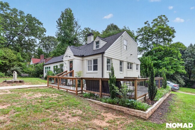 Photo - 1630 Sylvan Rd SW