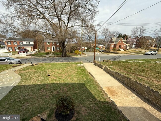 Photo - 3405 Carpenter St SE