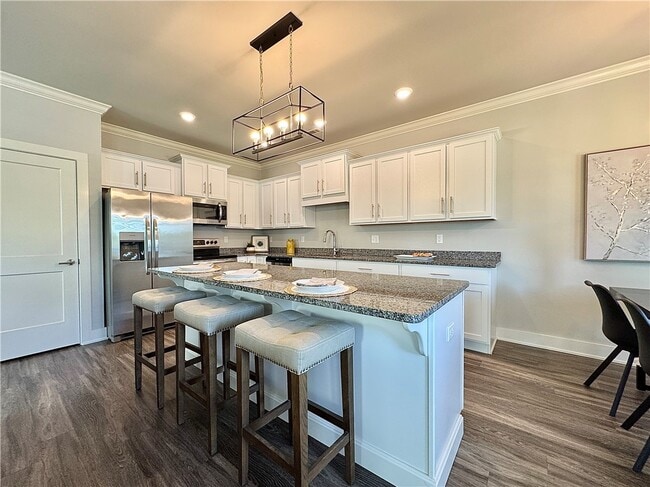 Photo - 915 NE Hts Ln