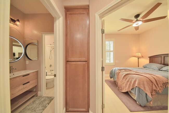 Photo - 590 Historic St