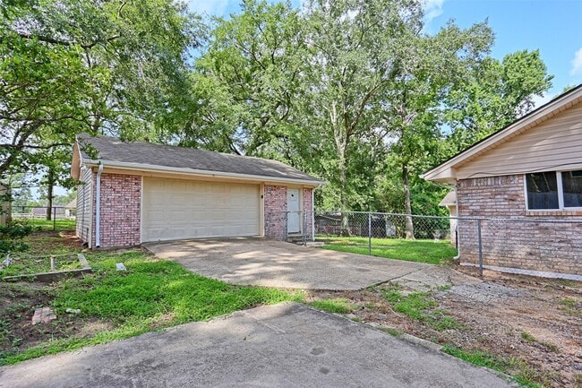 Building Photo - 704 Natchez River Cir Rental
