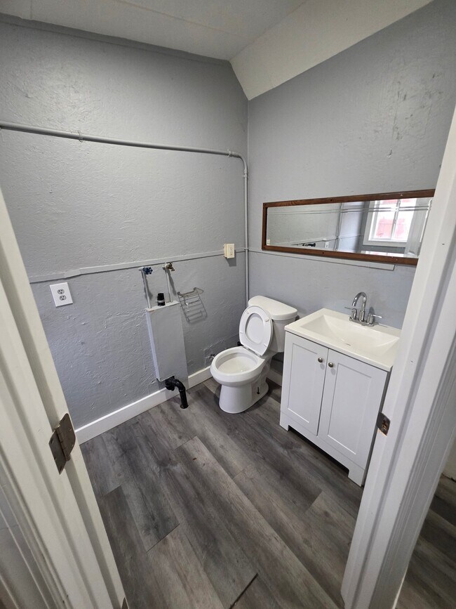 Photo - 223 S 3rd St