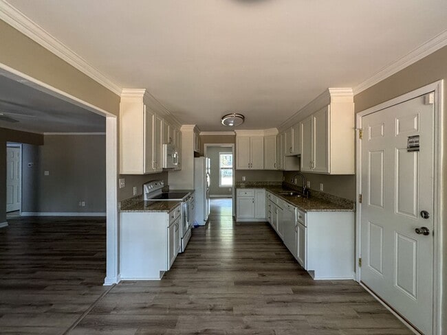 Photo - Charming 4 Bed 2 Bath Home in Jack Britt