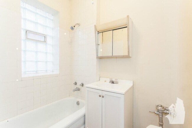 Photo - 620 W Barry Ave Unit 622-S1