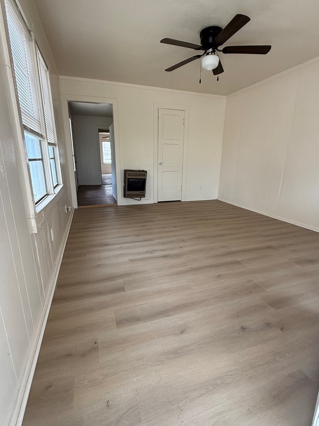 Photo - 2025 W 5th St