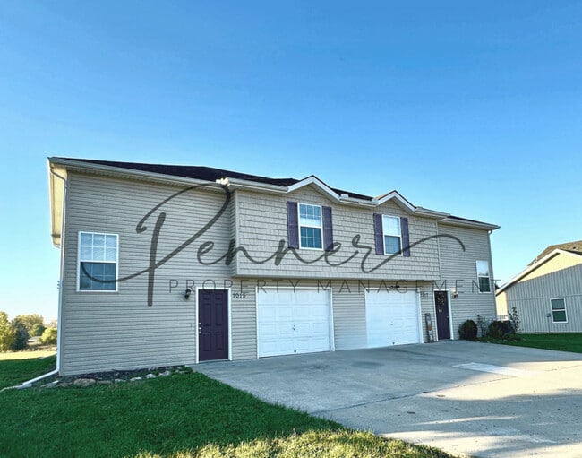 Building Photo - 1017 NW Willow Dr Rental