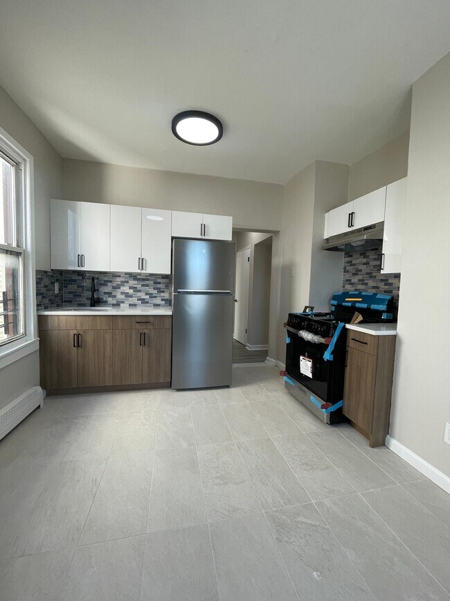 Building Photo - 128 Wilkinson Ave Unit 3R