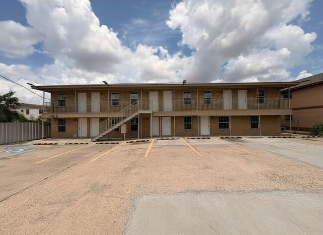 Building Photo - 4018 San Agustin Ave Unit L