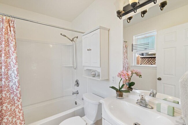 Photo - 524 Trevethan Ave