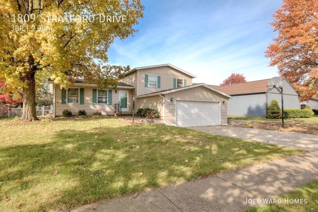 Split-Level Home With Fenced Yard In Quiet... - Split-Level Home With Fenced Yard In Quiet...