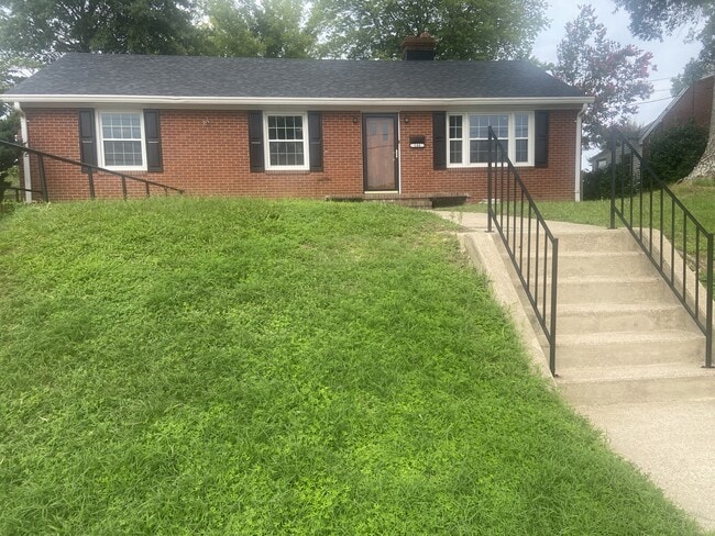 144 Gloucester Ave