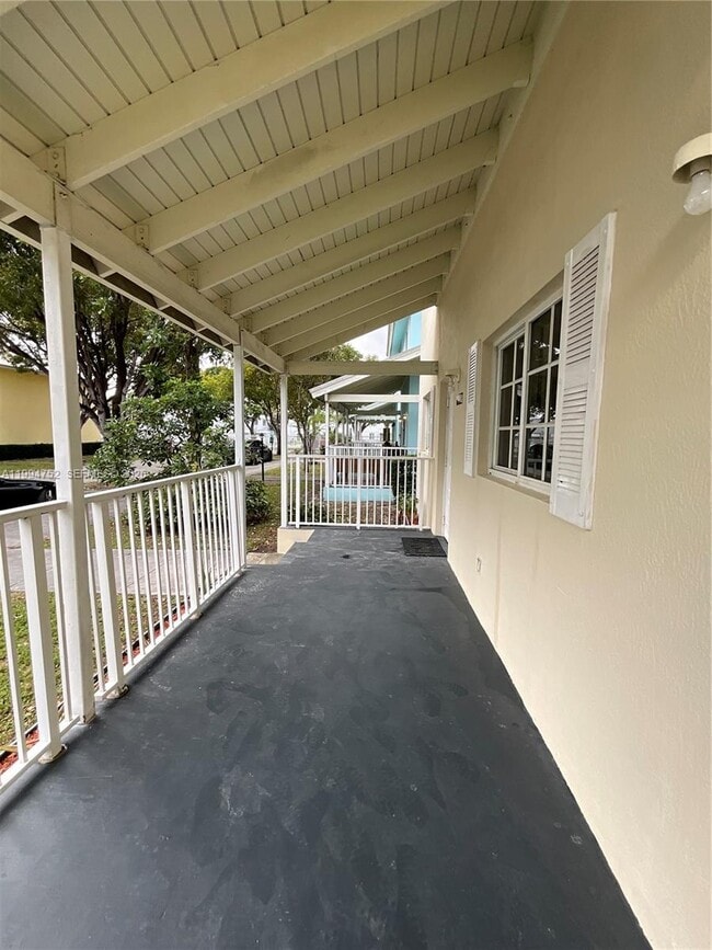 Photo - 435 NW 19th Ln