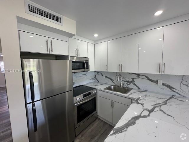 Building Photo - 7420 SW 82nd St Unit D108 Rental
