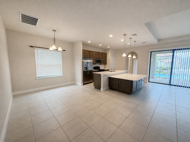 Photo - Spacious 6-Bedroom Home with 6.5 Baths in Haines City!