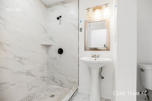 Photo - 1120 Ward Pkwy Unit 1124-200