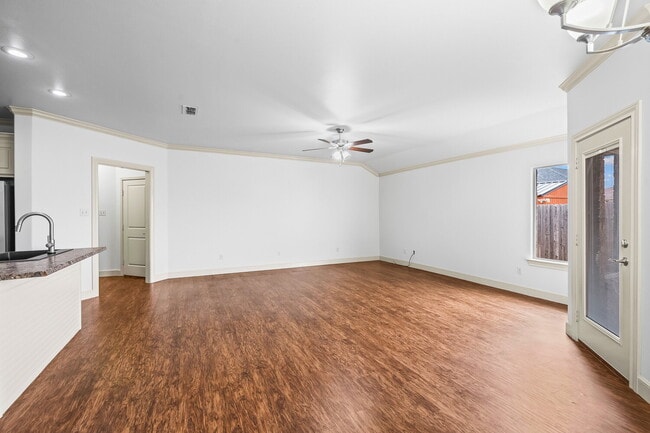 Photo - Beautifully Updated 3-Bed, 2-Bath, 2-Car Garage Duplex in Prime Lubbock Location! Unidad B