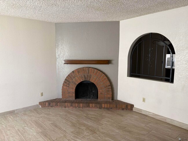 Photo - 2155 S 14th Ave