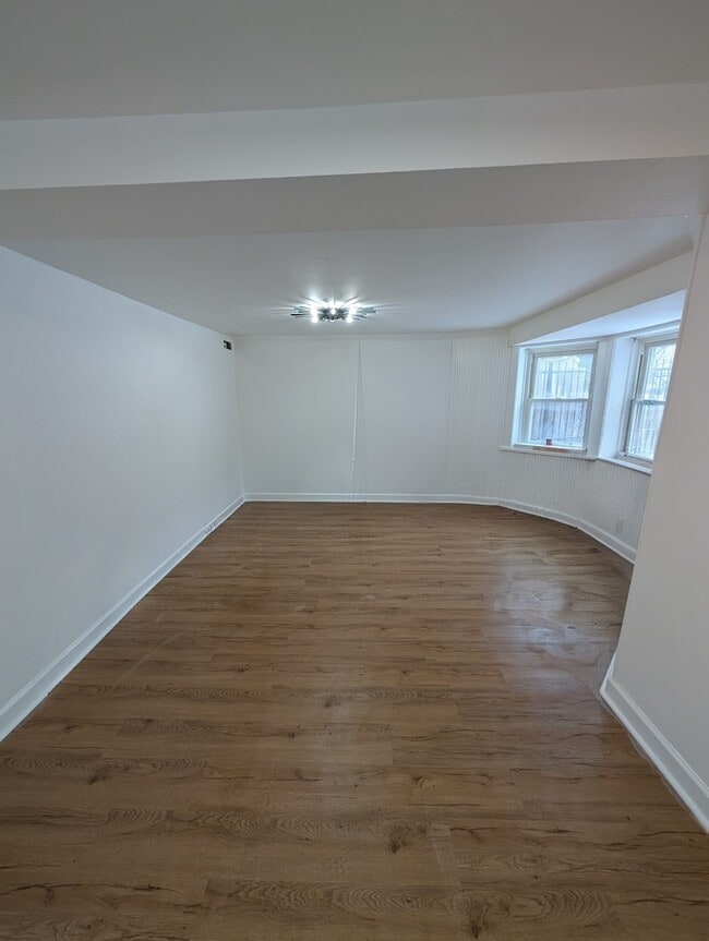 Photo - 3823 N Whipple St Unidad B