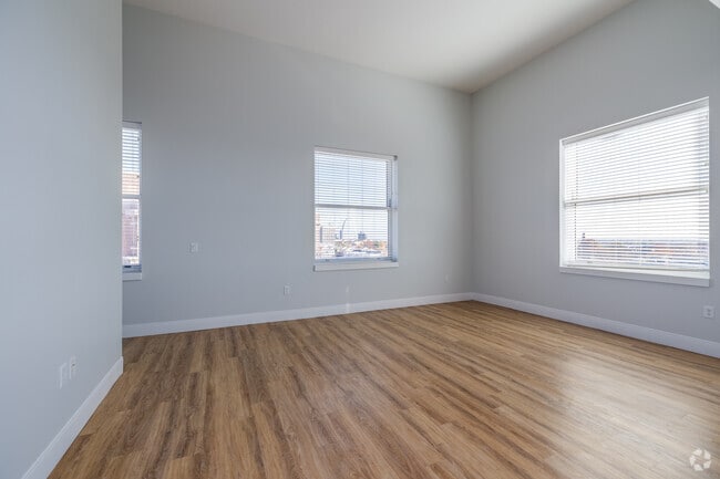 Commissioners B3 - Living Area - The Georgian Apartments