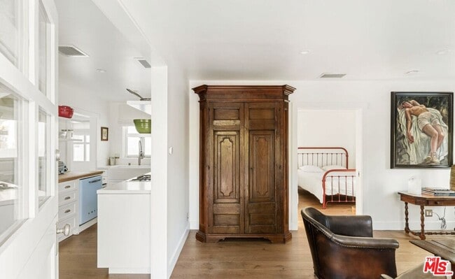 Photo - 1711 Linden Ave