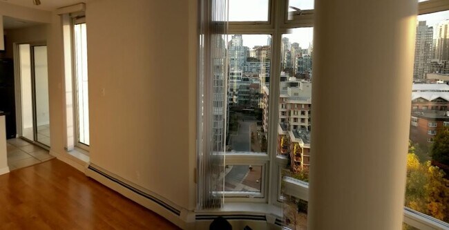 Photo - 1602-198 Marinaside Crescent Unit 1602