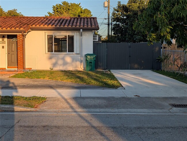 Photo - 1037 SW 76th Ave Unit 1037