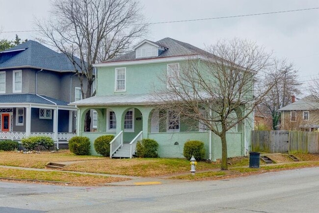 Photo - 2922 Noble Ave