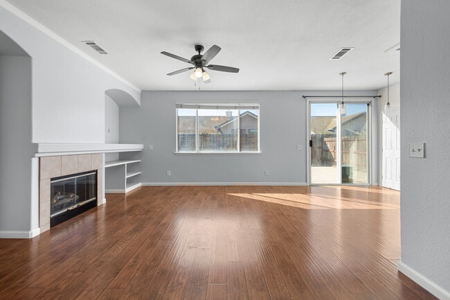 Photo - 1634 Sierra Creek Dr