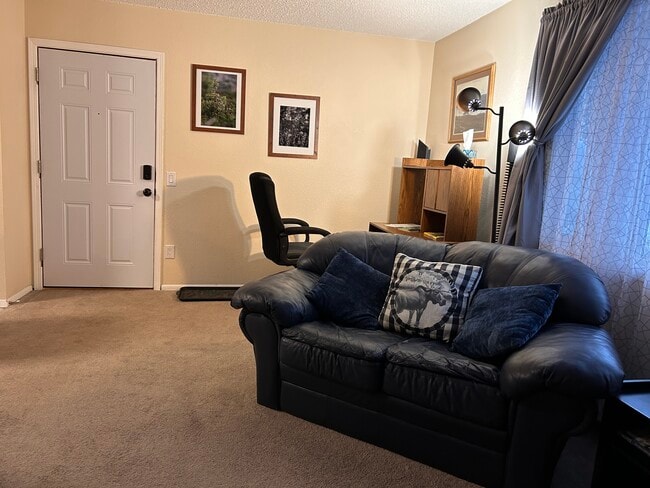 Photo - 1720 Beaver Pl Unidad #1