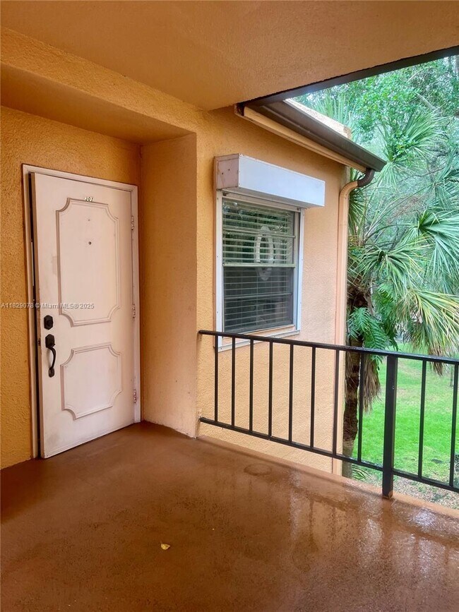 Building Photo - 430 Commodore Dr Unit 301 Rental