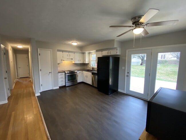 Photo - 4041 Foxe Basin Rd