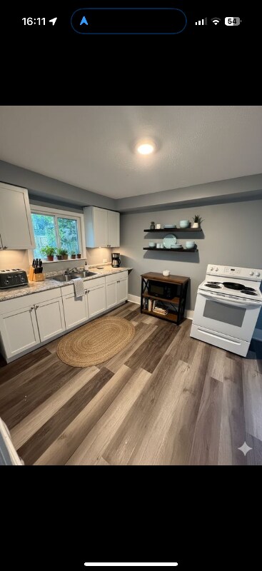 Photo - 238 S Maple St