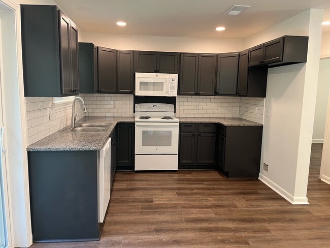 Photo - 18 Oak Meadows Dr