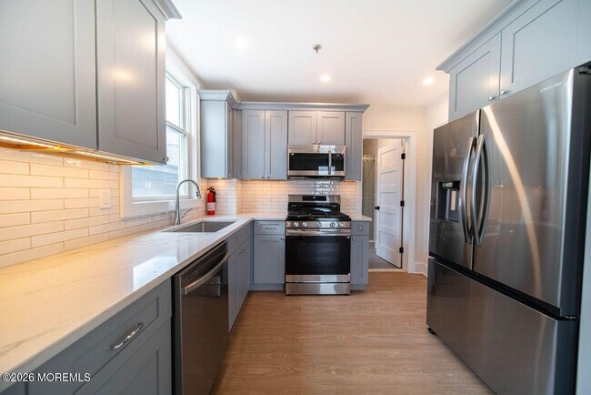 1125 E Ocean Ave Unit 2a