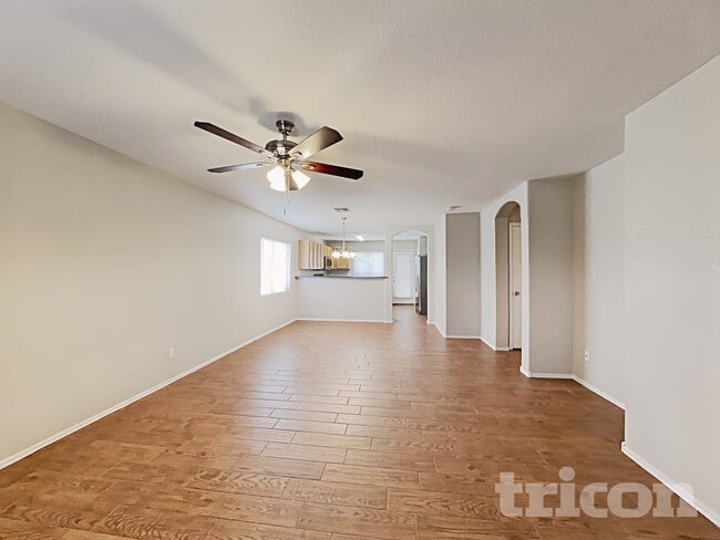 Photo - 873 E Geona St