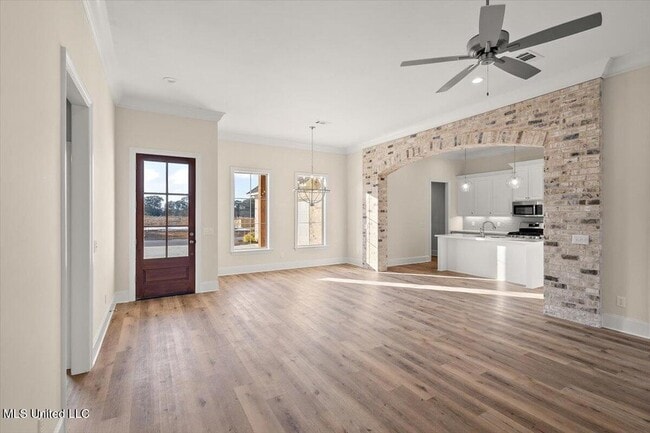 Photo - 464 Aurora Cir