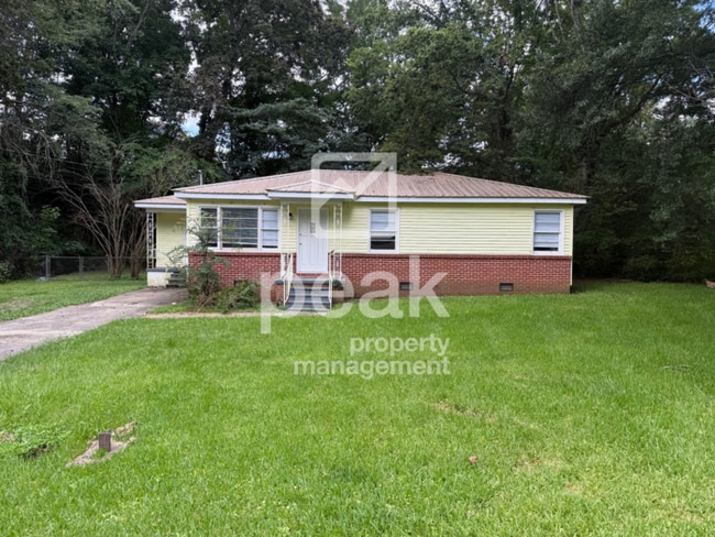 Photo - $1,150! 3Bed/ 1.5 Bath House! North of Birmingham! Apply by 12/10 to get 50% off your first month