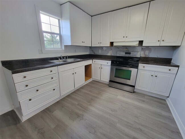 Photo - 3115 Havner Ln Unit 4