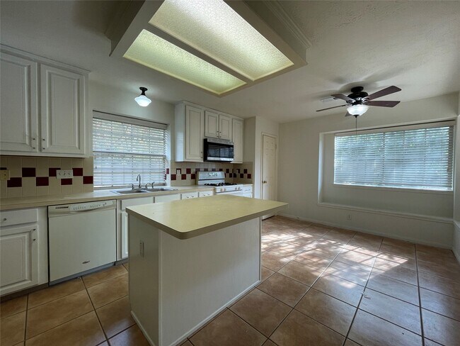 Photo - 17115 Cradle Cove Ct