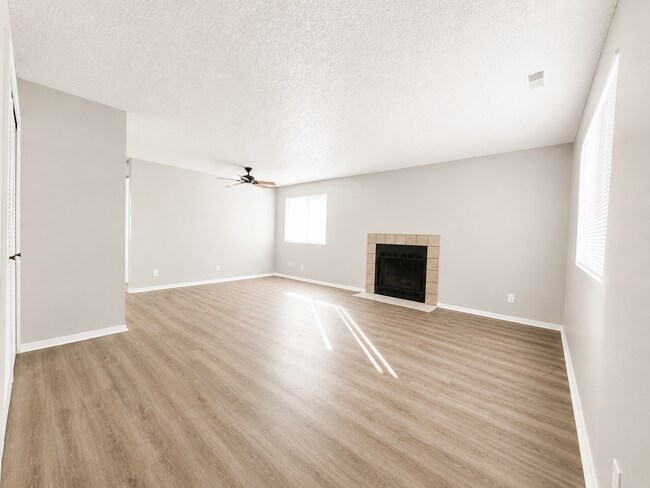 Photo - 1835 Zebulon Dr Unit B