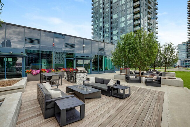 Arris East - Terrace Lounge - Arris East