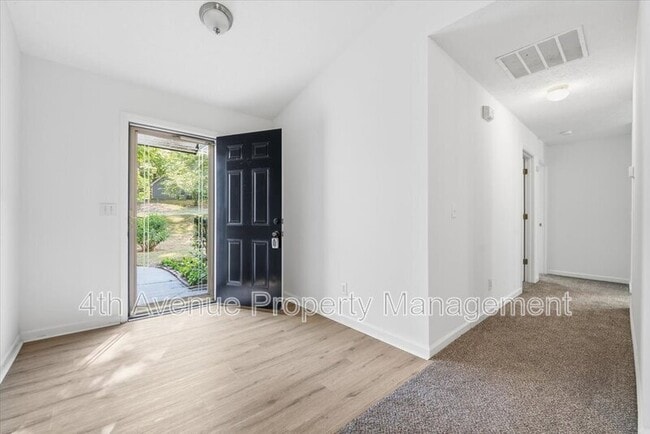 Photo - 407 Crested View Dr