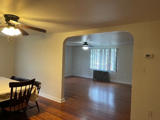 Photo - 913 Grange Rd