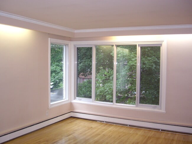 Photo - 6247 Av Lennox Unité 6247