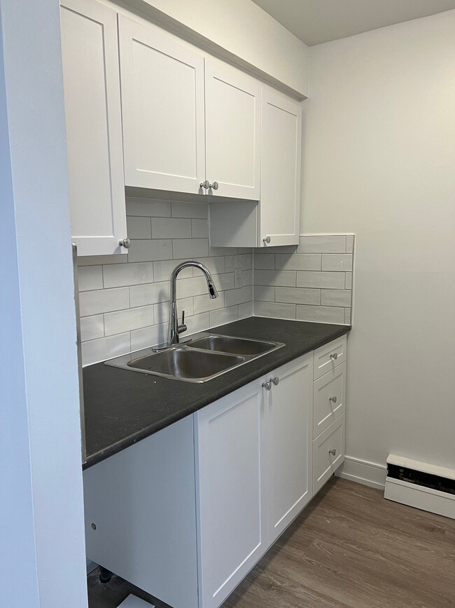 Photo - 21 Stirling Ave S Unit 8