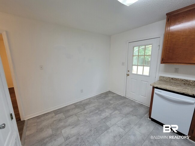 Photo - 309 Peachtree Ave