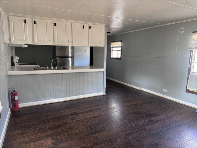 Photo - 422 Westchase St