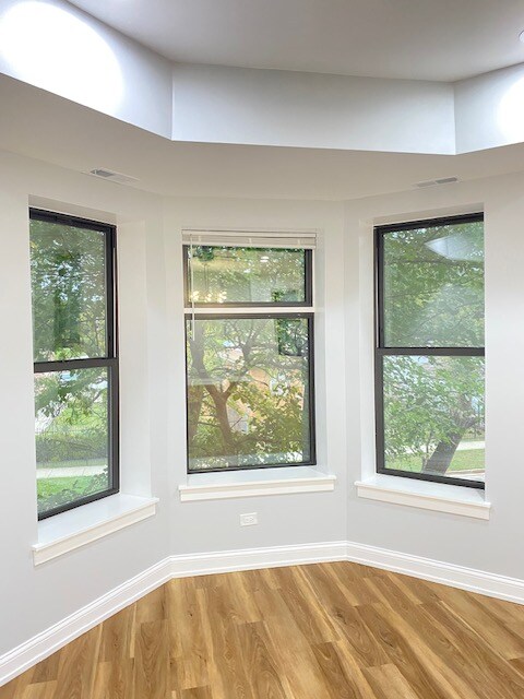 Photo - 1305 E 69th St Unidad 2