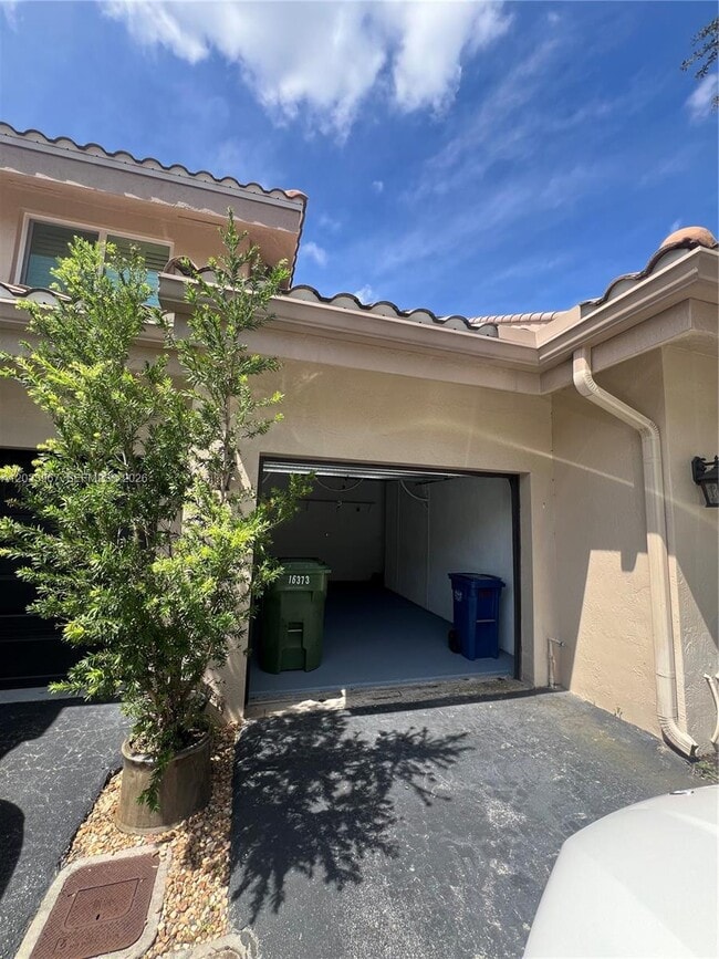 Photo - 16373 Malibu Dr