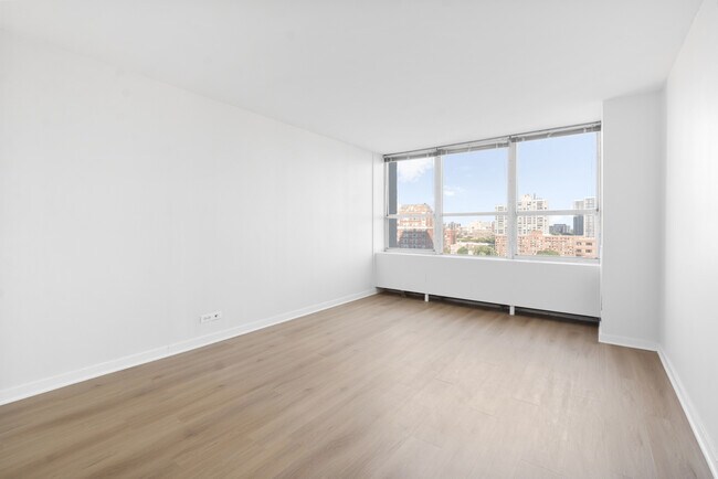 Photo - 655 W Irving Park Rd Unidad 1114